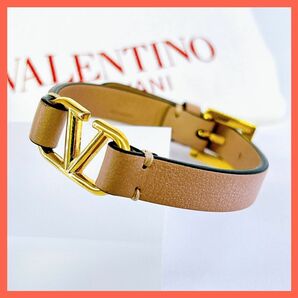 ヴァレンティノ ブレスレット Vロゴ レザー ゴールドVALENTINO バングル　