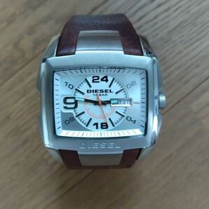 送料無料!DIESELの時計