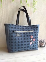 花の手刺繍*濃紺コットンリネン＆サークルジャガード織＆岡山デニム*A4* トートバッグ * ハンドメイド _画像2