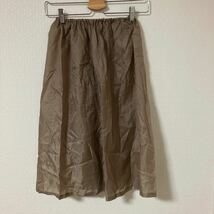 （株）東京スタイル　アンダースカート　ペチコート　濃いベージュか薄いブラウン　Lサイズくらい_画像1