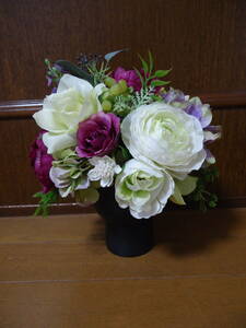 ! work adjustment!a-tifi car ru flower! artificial flower! rose!....! three person see! arrange! ornament! final product!