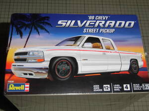 レベル　　　　　　　1/25　”99　CHEVY　シルバラード　ストリートピックアップトラック