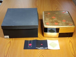 A832　未使用　金沢箔　花うらら　胴張　オードブル　重箱二段　重箱　紙化粧箱　桜/紅葉　