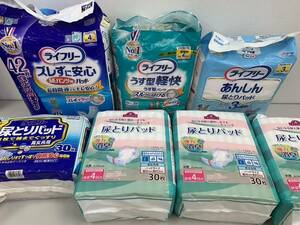 240118B 介護用 オムツ ７点 大量　おまとめ セット ライフリー 紙おむつ用 うす型 尿とりパッド 男女兼用 強力消臭 夜用安心 ２層吸収体 