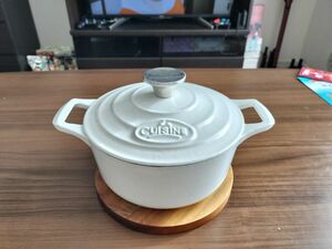 La CUISINE ラキュイジーヌ 鋳物ホーロー鍋 20cm 白