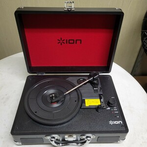 【中古品】ION Audio Vinyl Motion ポータブル・スーツケース・ターンテーブル アナログオーディオ 持ち運び可能 