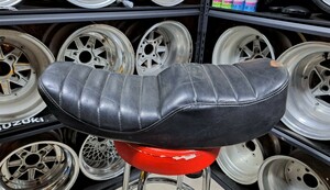 20 カワサキ KZ系 シート シート金具付き Z1 Z2 Z750RS Z1R KZ1000 KZ900 Z750FX Z750D Z750F Z1000MK2 純正シートベース