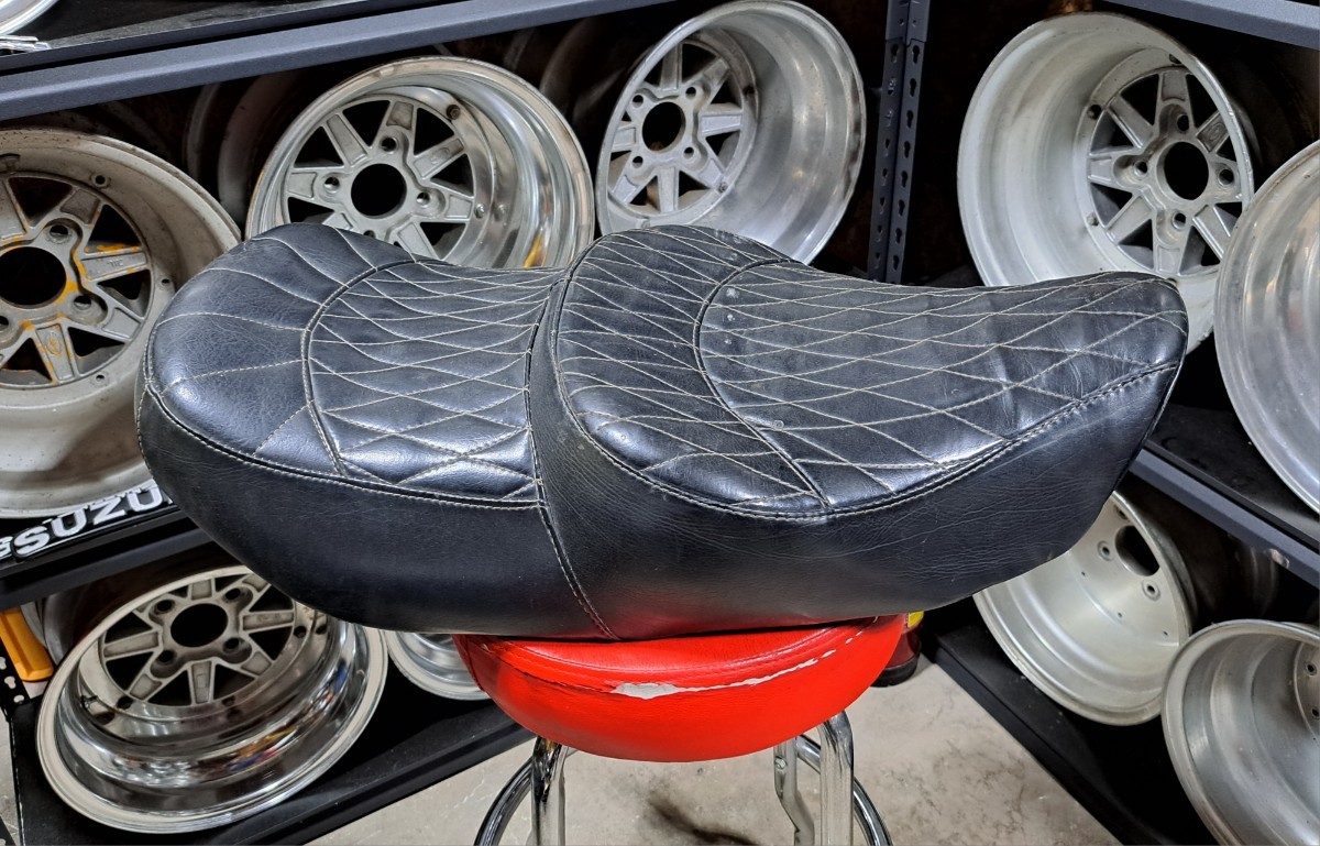 Z1 Z2 Z750D1 KZ 鉄ベース　新品張り替えシート Z1 Z2 Z750D1 KZ 鉄ベース 新品張り替えシート Z1 Z2 Z750RS 高