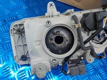 YY1●○ISUZU　フォワード　純正未使用　ヘッドライト（左側のみ）（KOITO100-2151）1-82119178-1　6-1/15（も）_画像6