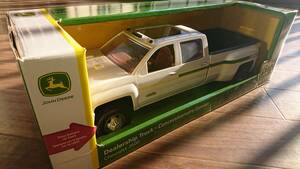 1/16 BIG FARM SILVERADO3500te.- Lee John Deere -1 point limit 