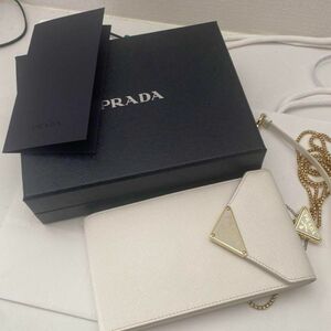 プラダ PRADA