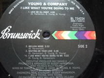 名盤LP　　YOUNG & COMPANY / I LIKE WHAT YOU'RE DOING TO ME_画像3