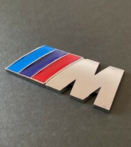 BMW エンブレム リア サイド 82mm Mスポーツ シルバー 1枚_画像2