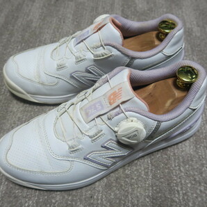 1.8万 良品 23年製★ニューバランス ゴルフシューズ スパイクレス レディース 574 V3 SL BOA WGBS574W 2E new balance 24cmの画像2