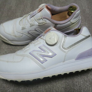 1.8万 良品 23年製★ニューバランス ゴルフシューズ スパイクレス レディース 574 V3 SL BOA WGBS574W 2E new balance 24cmの画像3