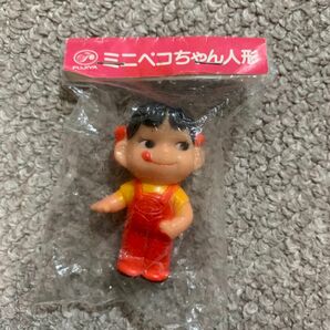 昭和レトロ　新品未開封　ミニペコちゃん人形　フィギュア