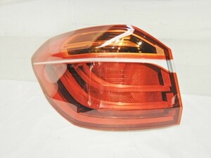 美品 BMW 2シリーズ F46 左テールランプ 外側 7330473-10 63217330473 ※8825