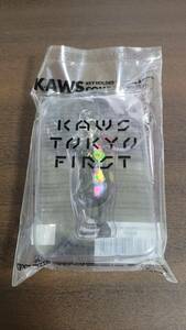 KAWS TOKYO FIRST カウズ トウキョウ ファースト KAWS COMPANION (FLAYED) BLACK KEY HOLDER キーホルダー