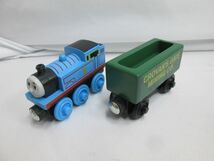 32 送100サ 0121$G05 Fisher Price　木製TOY　トーマス＆フレンズ　石炭ホッパー付きベーシックセット 中古品_画像6