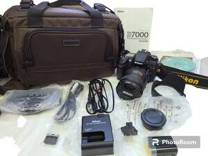 ニコン Nikon D7000 DX VR デジタル一眼レフカメラ カメラショルダーバックつき　美品　写ってるものがすべてです　(0124a12)