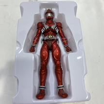 【中古】開封)BANDAI S.H.Figuarts (真骨彫製法) 仮面ライダー響鬼紅 フィギュア[240019406999]_画像6