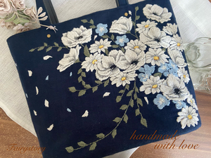 ハンドメイド◇手刺繍◇アネモネ　マーガレット◇丸底　トートバッグ◇リネン100％◇刺繍◇花