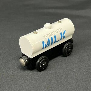 木製トーマス きかんしゃトーマス ティドマス ミルクタンカー TIDMOUTH MILK TANKER 牛乳 ラーニングカーブ 木製レールシリーズ 