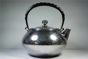 純銀細工 銀瓶 菊摘 鉄取手 純銀刻印 純銀製保証 湯沸 やかん 高さ約14cm
