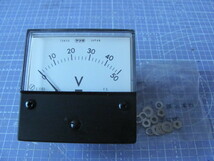 縦型　直流電圧計 50V　フルスケール　長期保管品　ヤマキ製_画像1
