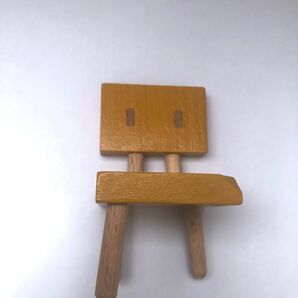 送料無料 すずめの戸締まり 椅子 模型 宗像 草太 むなかた そうた 中の人 木製 踏み台 ジオラマ コスプレ 小物 Q53の画像6
