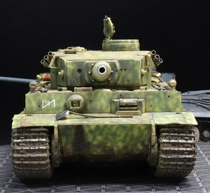 1/35 ドイツ軍 タイガーⅠ型重戦車（初期型・後期仕様）ダス・ライヒ装甲師団所属車輛「814」 制作完成品