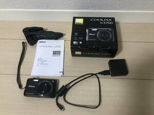 ★【中古】NIKON　COOLPIX　S３７００　＋ミニ三脚　カメラ　デジタル　コンパクト