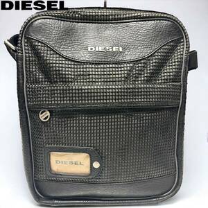 DIESEL ディーゼル メンズ ショルダーバッグ ボディーバッグ 本革 A4収納可ノートPC収納可(12.3インチ程度） 大容量 ネームプレート BLK/黒