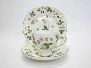 【2-17】 WEDGWOOD ウェッジウッド ワイルドストロベリー トリオ カップ＆ソーサー ケーキプレート