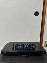 Panasonic ブルーレイディスクレコーダーDMR-BRW1010 通電確認 動作（トレー開閉のみ確認）リモコン付（電池カバー閉めボタン破損）_画像1