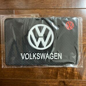 VW エンブレム 高品質　滑り止めマット 車用 ノンスリップマット 多機能　送料無料　車内アクセサリー　スマホ