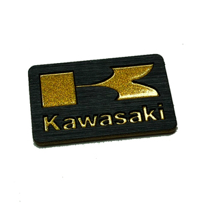 カワサキ純正 Kマーク アルミシール エンブレム ブラックプレート 金文字の画像1