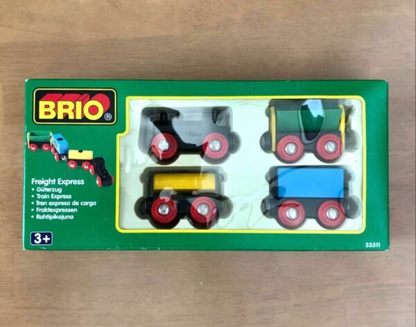 BRIO 木製電車セット（箱付き）