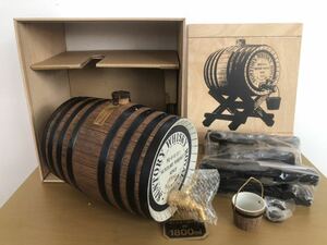 サントリー ウイスキー ローヤル 樽型 陶器 1800ml 43% SUNTORY WHISKY ROYAL 国産 特級 従価 未開栓 古酒 台座付き 木箱 個人保管品