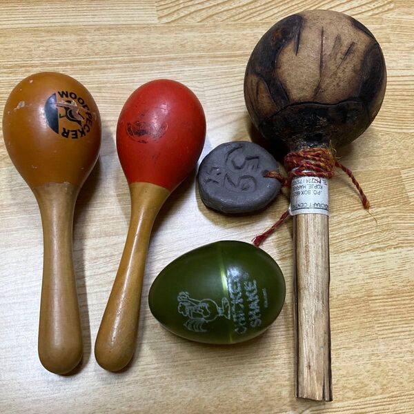 マラカス 楽器 まとめ売り オーガニック おもちゃ箱 他