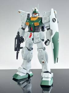 MG 1/100 RGM-79N ジム・カスタム （エゥーゴカラー） 塗装完成品 ジムカスタム