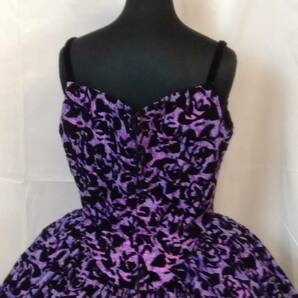 【タケミ/Marier】豪華な黒と紫のジャガード、シックな雰囲気のベロア地キャミドレス・11号の画像5