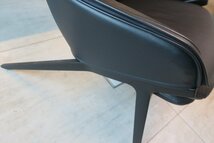 家具WD■510930■Cassina　カッシーナ　ラウンジチェア　革　395 P22　ブラック　定106.7万円■展示品/取り外し品/千葉出荷_画像10