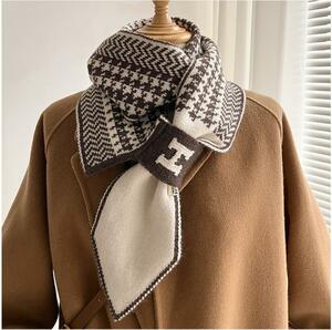 [XM-21] new goods lady's stole autumn winter protection against cold braided knitted muffler small muffler electric outlet muffler Brown 