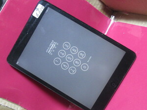ジャンク ipad mini3　第1世代　a1432 タブレット 8型 wifi　黒　難　8-6010