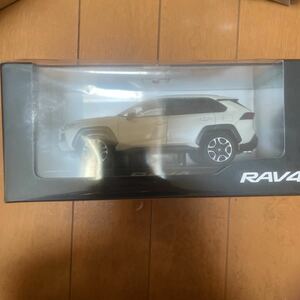 RAV4 1/30ミニカー トヨタ カラーサンプル 070 ホワイトパールクリスタルシャイン 色見本 非売品 TOYOTA アドベンチャー