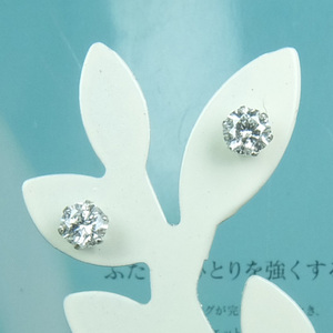 鑑定済★Ｐｔ天然ダイヤ・ピアス0.501ct（新品）