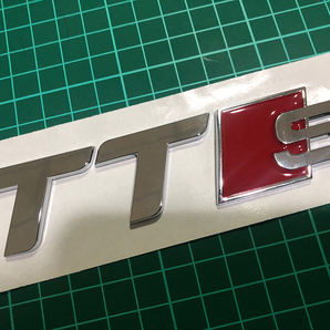 アウディ TT 8J TTS エンブレム 両面テープ付の画像4