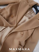 超高級 Maxmara 憧れの大人気セレブ御用達ベルテッドコート 一級品イタリア製 大人気ベージュカラー イタリア製 マックスマーラ _画像2