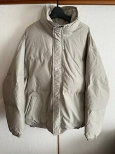 (L)FOG Fear Of God Essentials Puffer JacketフィアオブゴッドエッセンシャルパフィージャケットGreyグレー